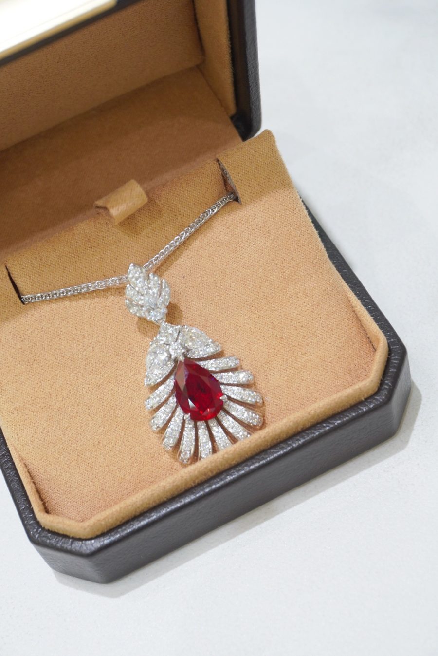 18k gold lab-grown ruby feather pendant - Image 5