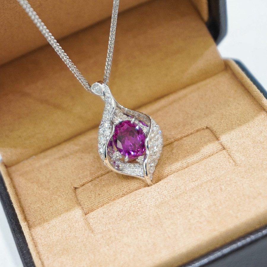 18k gold cultured purple sapphire pendant - Image 5