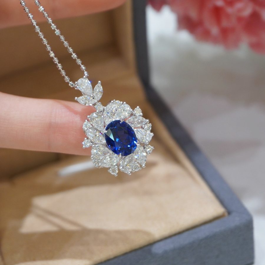 18k gold cultured sapphire pendant - Image 4