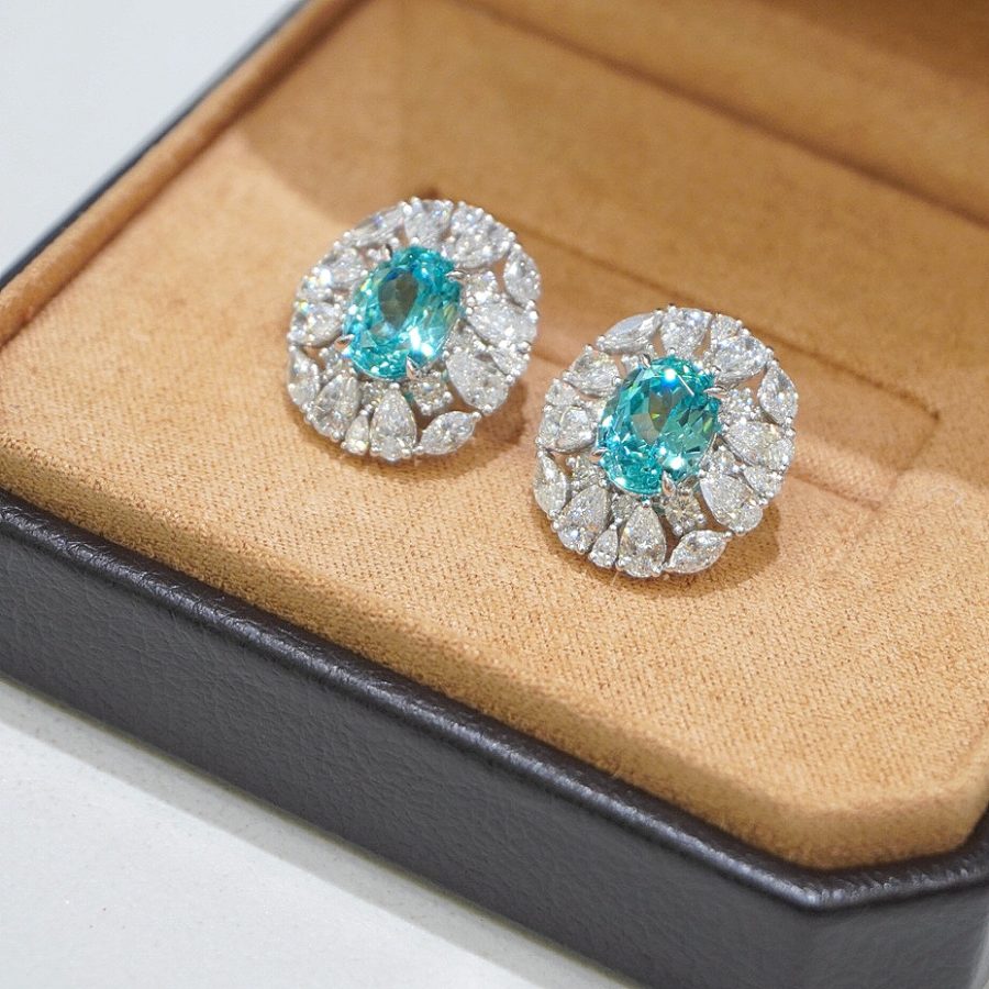 18k gold cultivated Paraiba stud earrings - Image 4