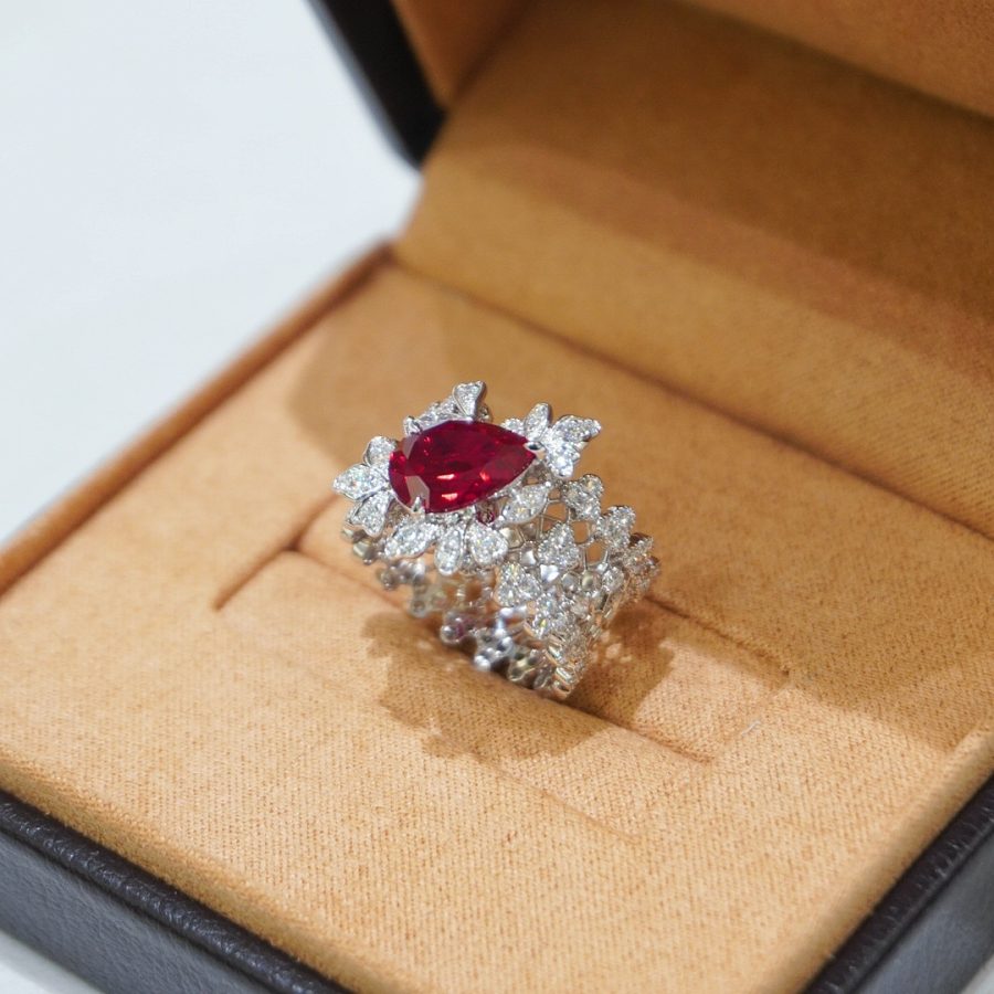 18k gold nurtured red envelope ring
