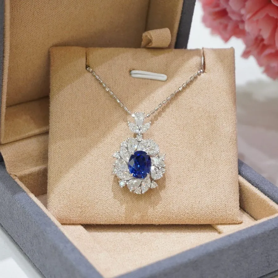 18k gold cultured sapphire pendant