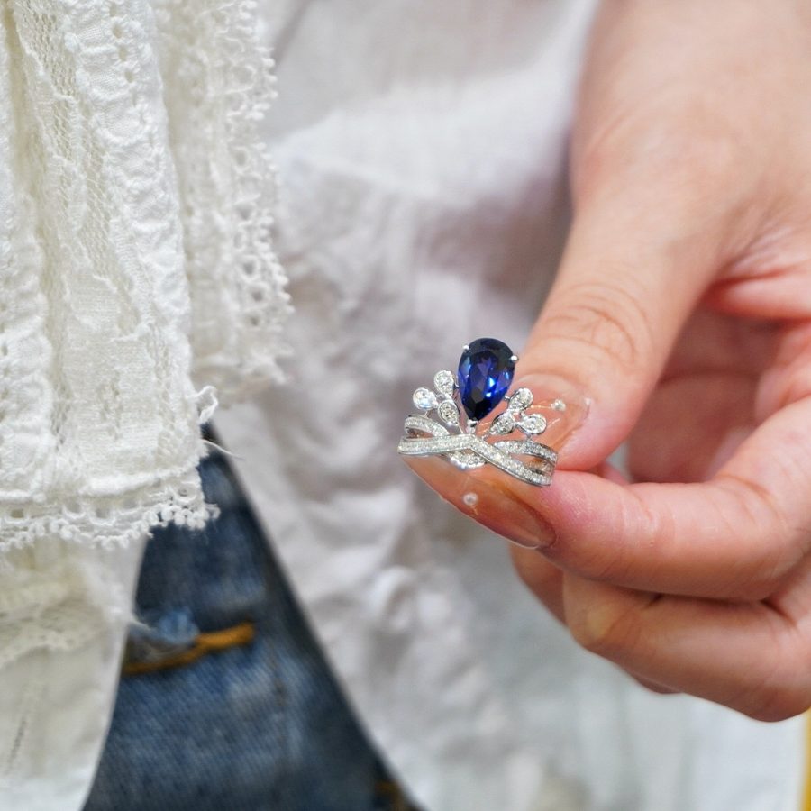 18k gold lab-grown sapphire ring - Image 3