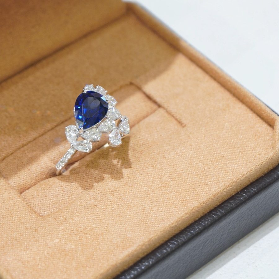 18k gold lab-grown sapphire ring - Image 4