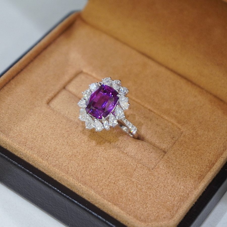 18k gold lab-grown purple sapphire ring - Image 4