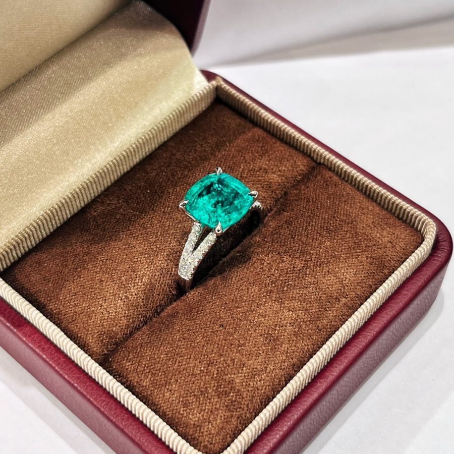 PT950 Lab Emerald Ring - Image 6