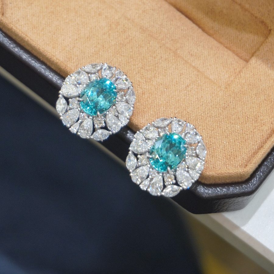 18k gold cultivated Paraiba stud earrings - Image 2
