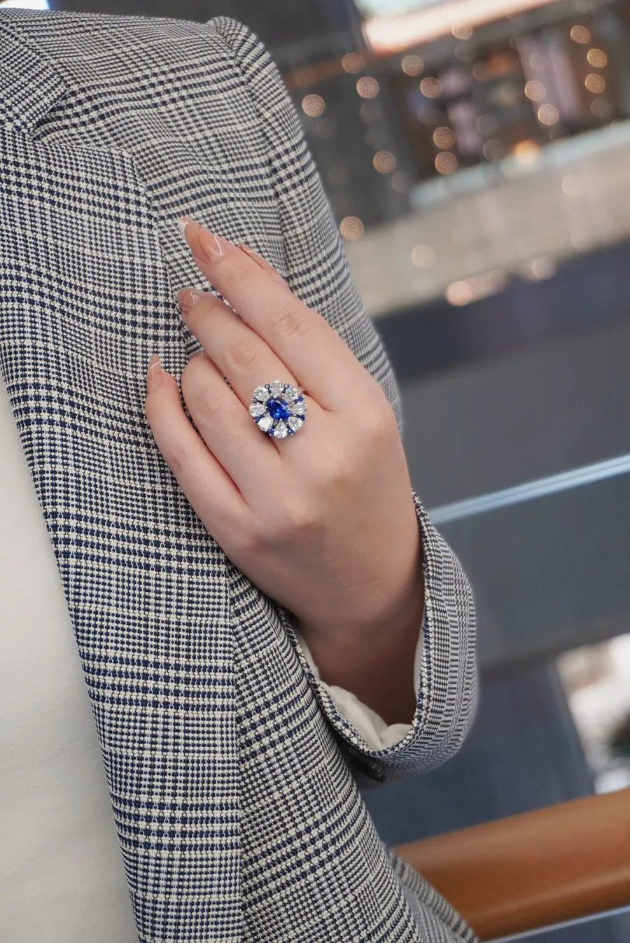 18k gold lab-grown sapphire ring - Image 4