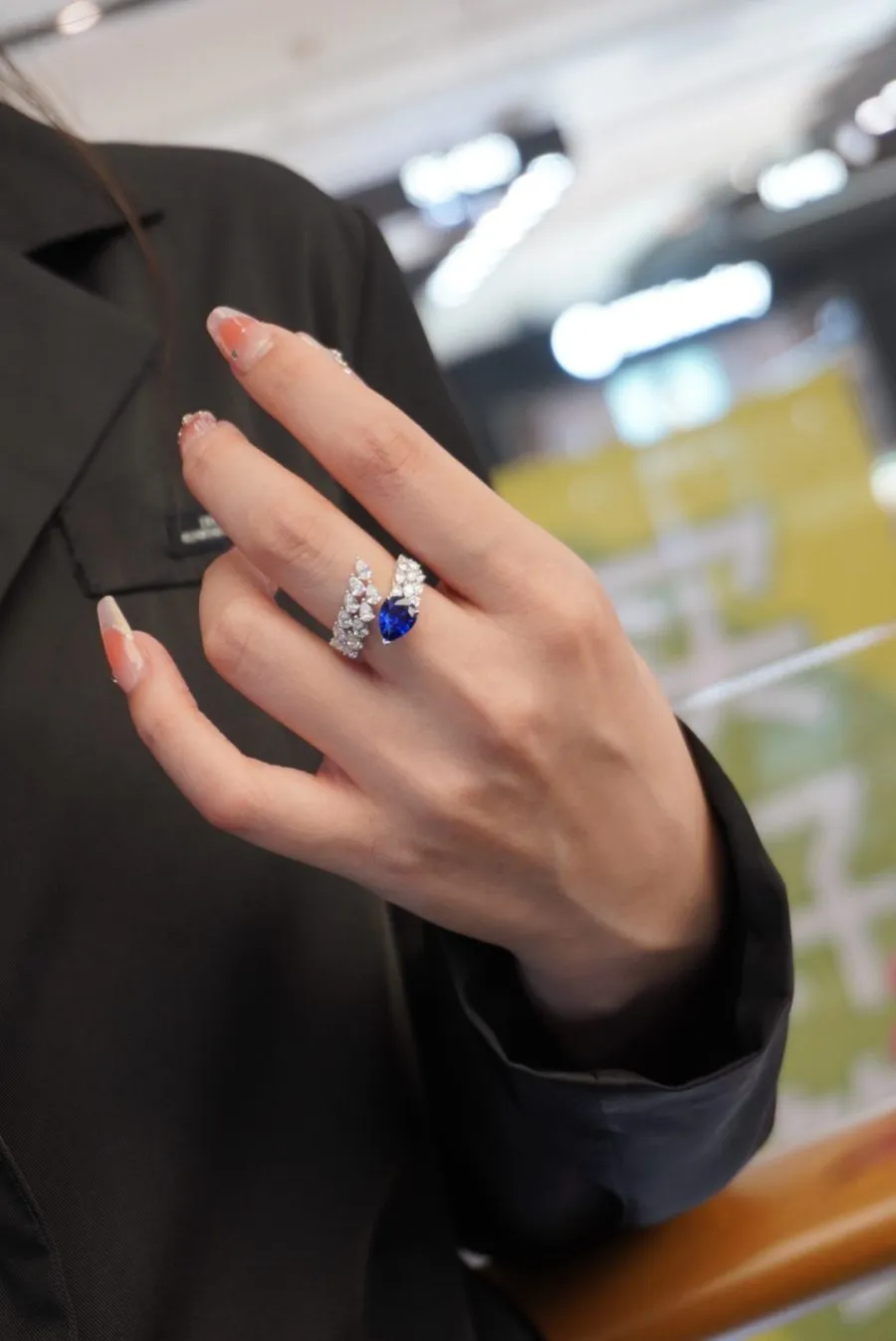 18k gold lab-grown sapphire ring - Image 4