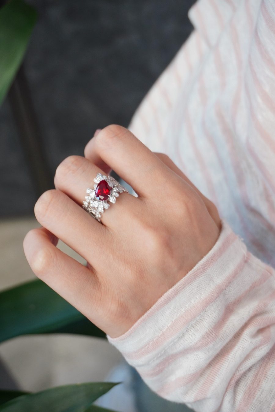 18k gold nurtured red envelope ring - Image 2