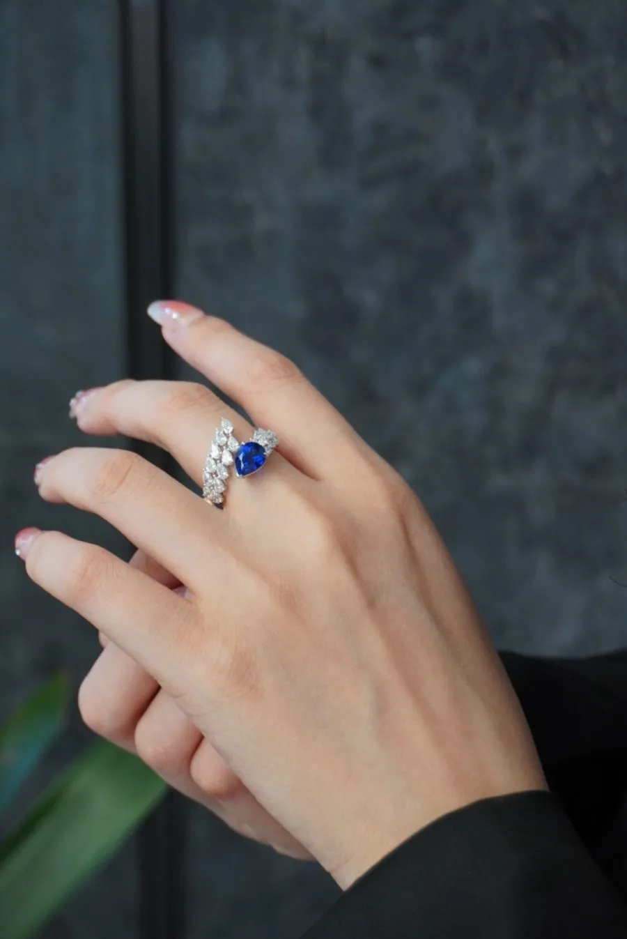 18k gold lab-grown sapphire ring - Image 3