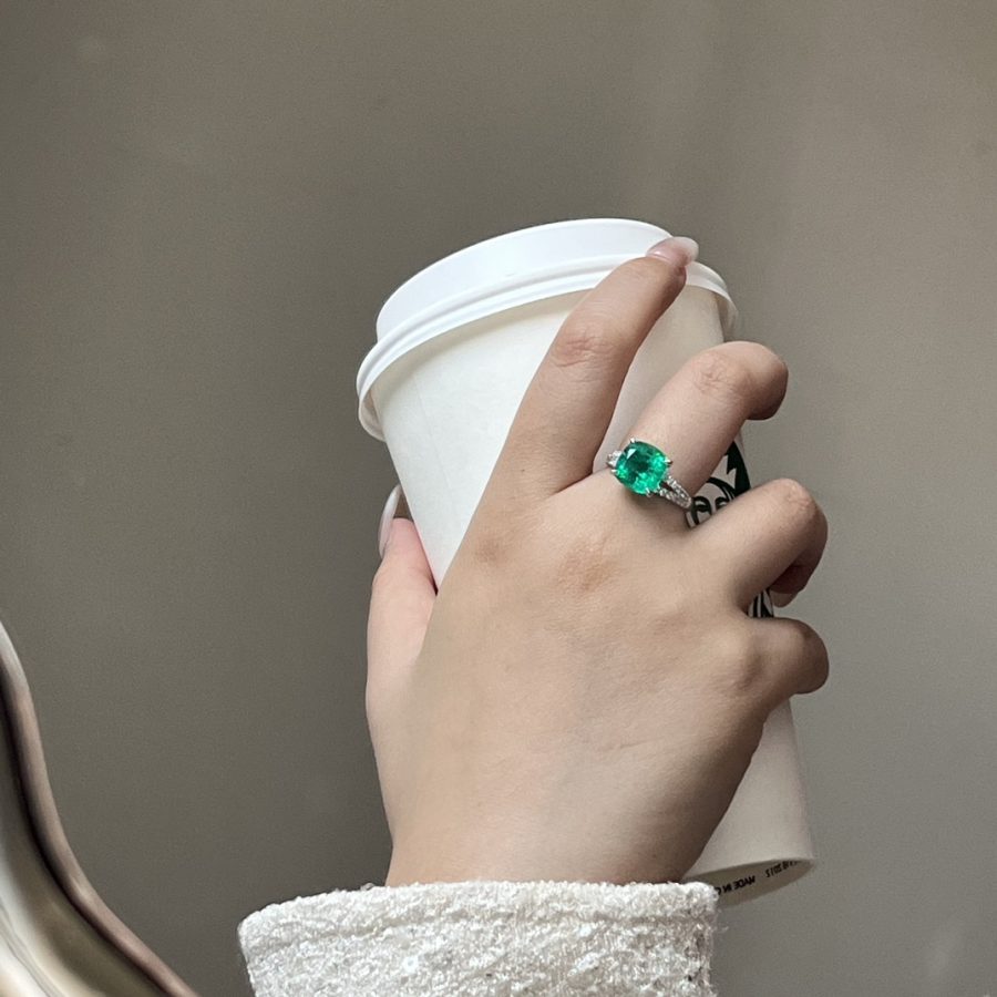 PT950 Lab Emerald Ring - Image 3