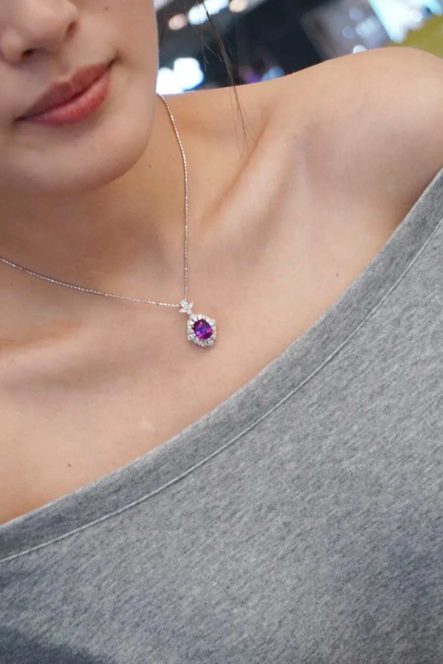 18k gold lab-grown purple sapphire - Image 3