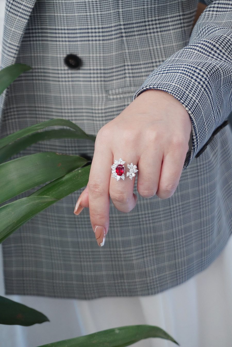 18k gold lab-grown ruby ring - Image 5