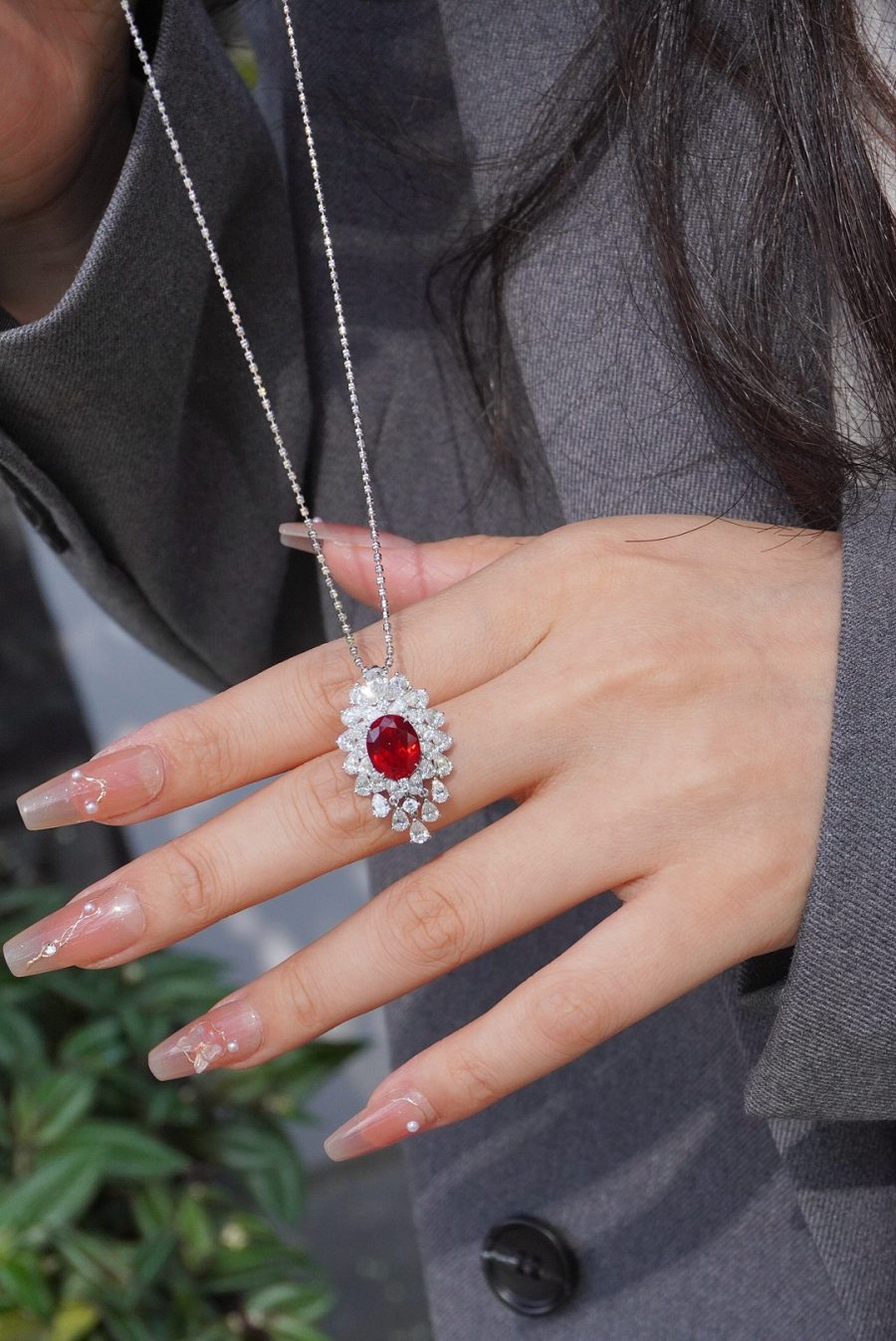 18k gold lab-grown ruby pendant - Image 5
